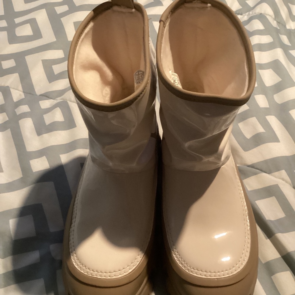 Women’s UGG Classic “Brellah” Logo Print Boots Beige/White